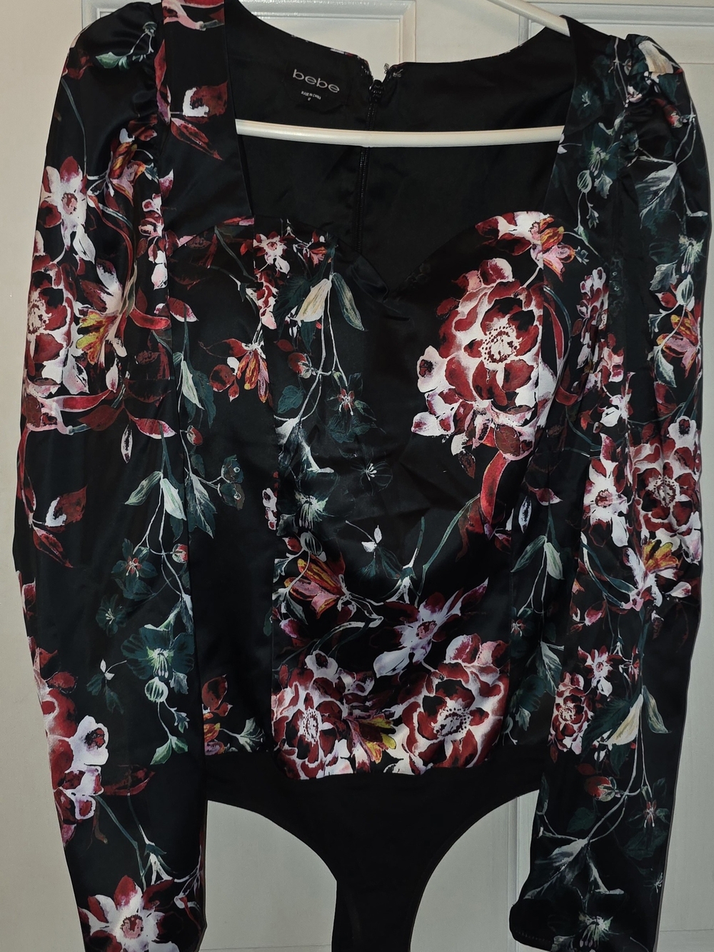 BEBE Womens Floral Satin Long Sleeve Bodysuit Sweetheart Neck Size 12 Black Red